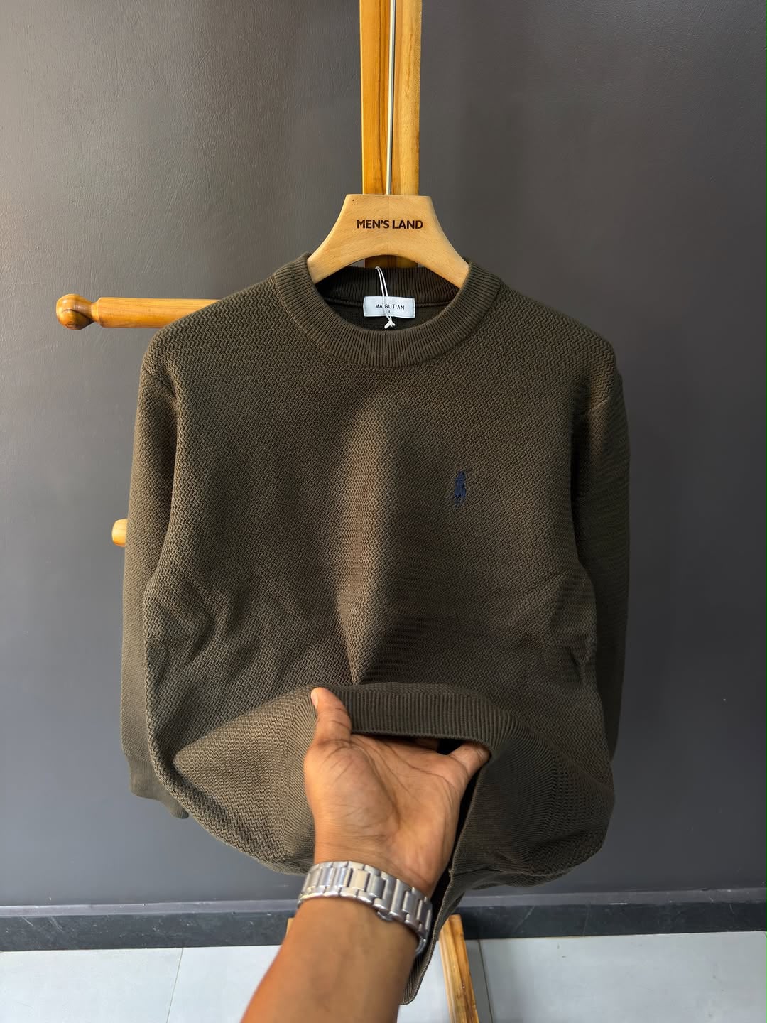 Men’s Round-Neck Cardigan Sweater