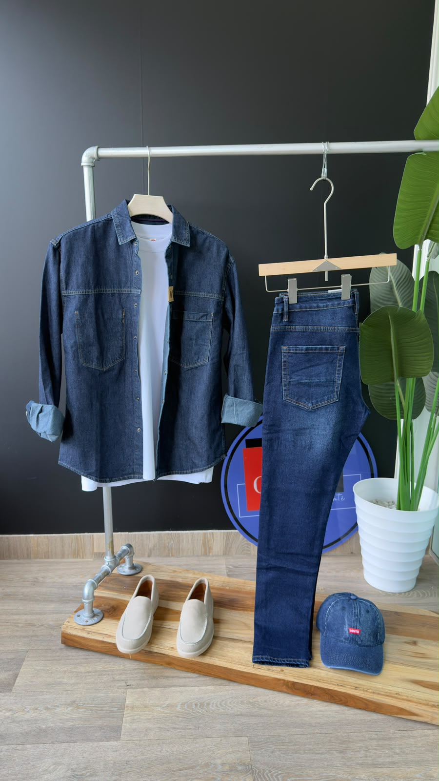Men’s Long-Sleeve Denim Shirt